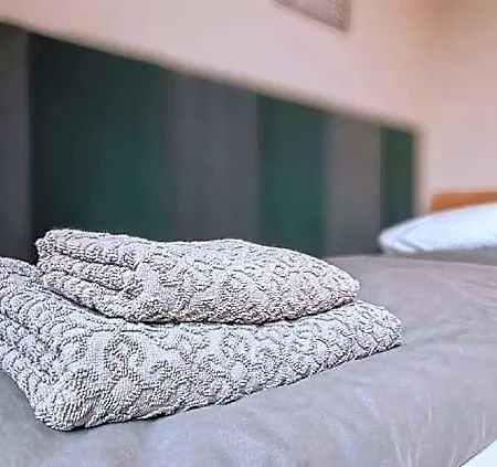 Roastineer Hotel *